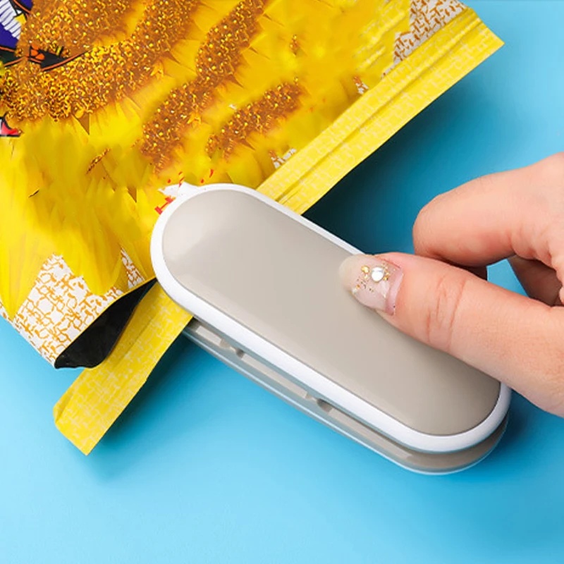 Hand Press Sealing Clip Mini H - огляд і ціна Food Packed Snacks
